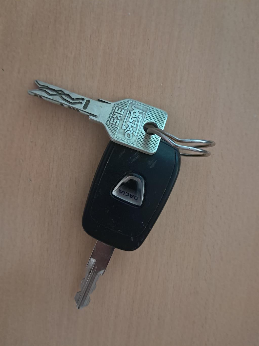 Autoschlüssel Dacia mit Schlüssel Josko